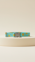 Collar ajustable para gato mostaza con huellas
